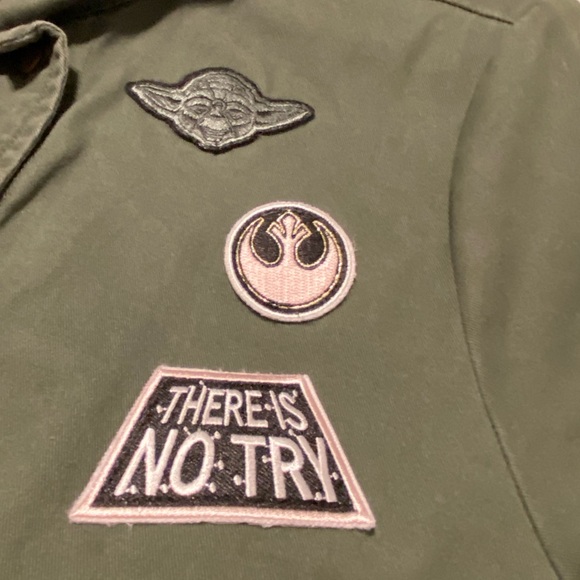 Star Wars Women’s Jacket - Picture 4 of 13